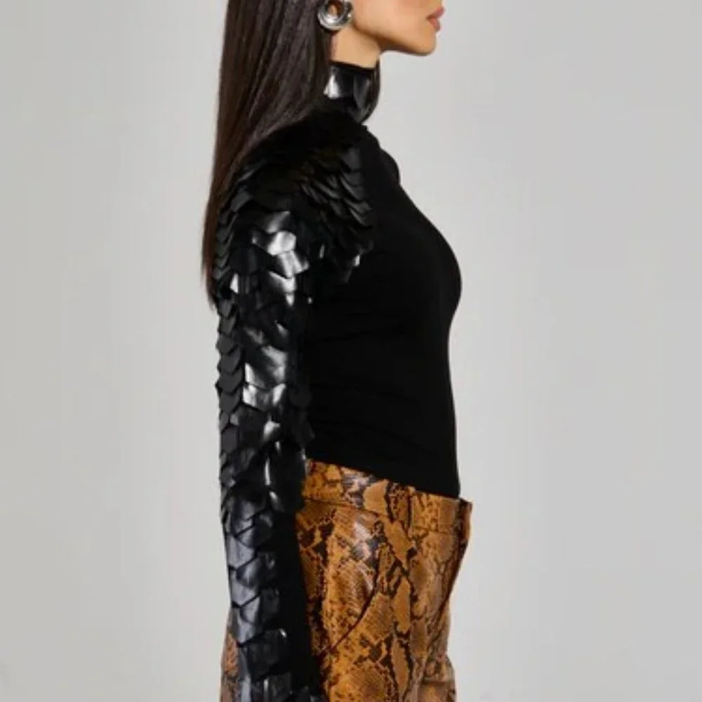 AKIRA NASTASIA SCALE TOP, BLACK SIZE LARGE - Picture 4 of 7